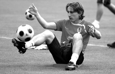 JDG赛后群访 教练：要在BP上下更多的功夫 继续改进游戏内的部分